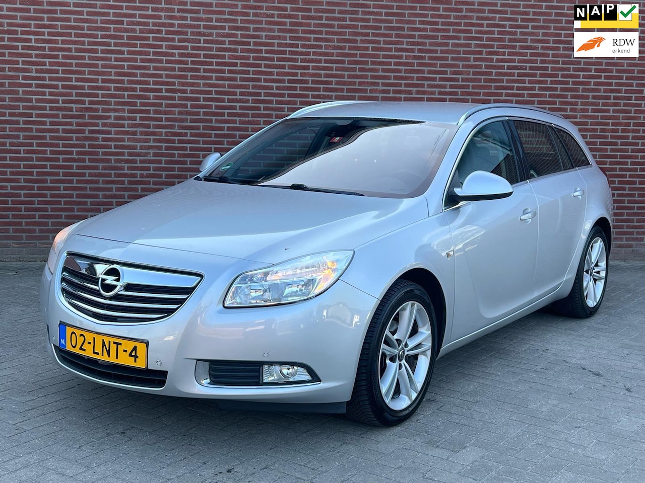 Opel Insignia Sports Tourer - 1.8 Business | Cruise | Stoelverwarming | Leer - AutoWereld.nl