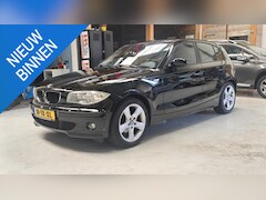BMW 1-serie - 116i Business Line Dealer onderhouden, Clima, 17" LMV, 5drs