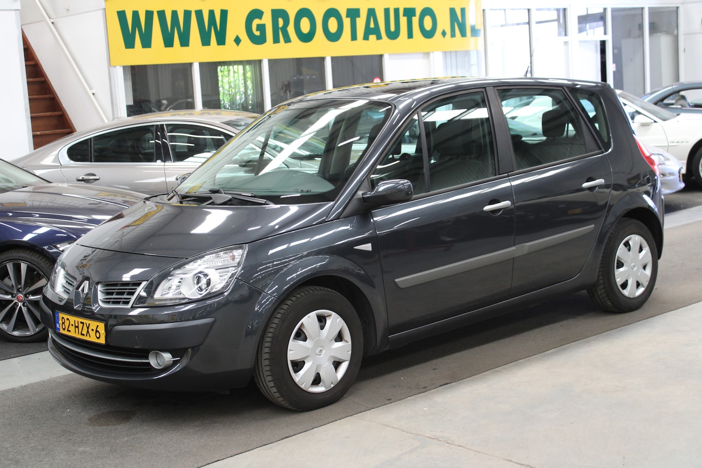 Renault Scénic - 1.6-16V Business Line Airco, Cruise control, Navi, Stuurbekrachtiging - AutoWereld.nl