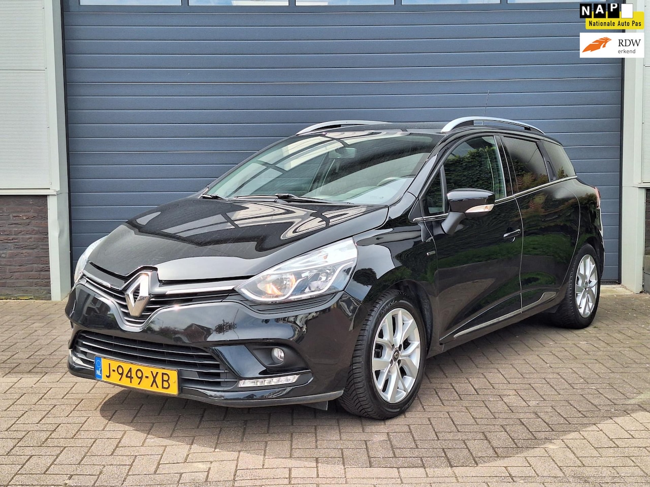 Renault Clio Estate - | 0.9 TCe Limited | Navi | Bluetooth | Airco | Cruise control | Parkeersensoren | - AutoWereld.nl
