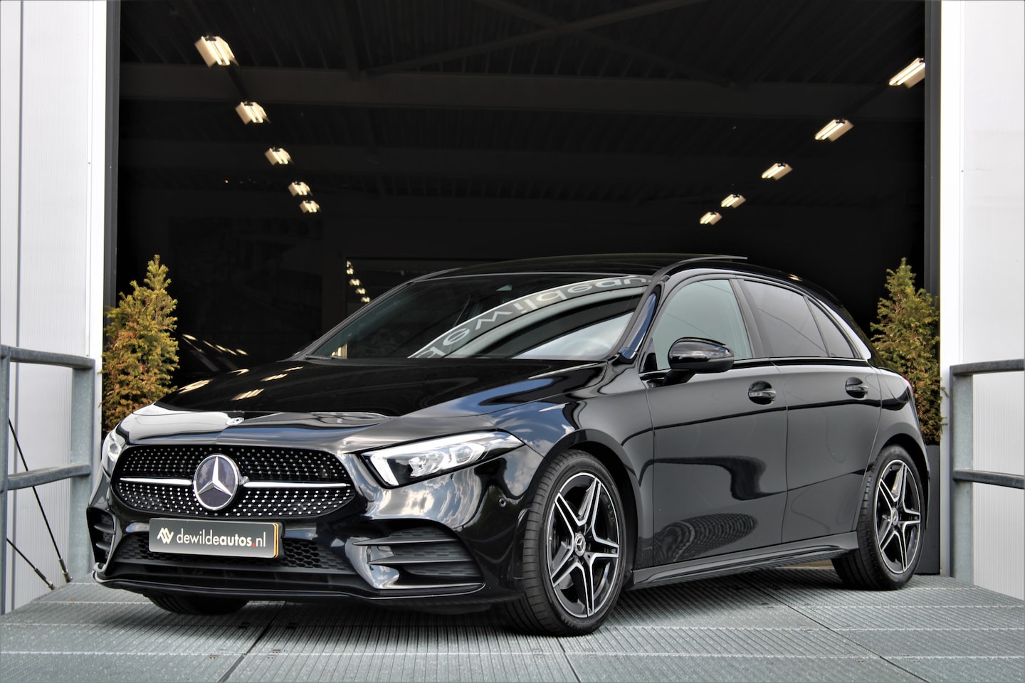 Mercedes-Benz A-klasse - 200 AMG 163pk Night Pano Camera Stoelverwarming NL-auto - AutoWereld.nl