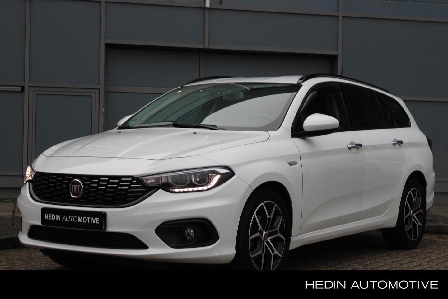Fiat Tipo Stationwagon - 1.4 T-Jet 120PK 16v Business Lusso | Navigatie | Camera | Climate control | Cruise control - AutoWereld.nl