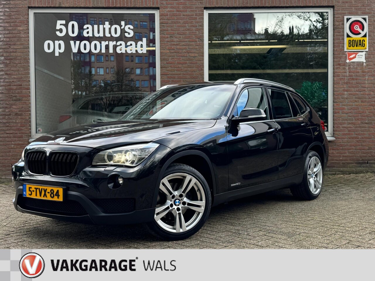 BMW X1 - SDRIVE 20i CHROME LINE | AIRCO | NAVI | CRUISE | PDC | VELGEN | TREKHAAK | NAP - AutoWereld.nl