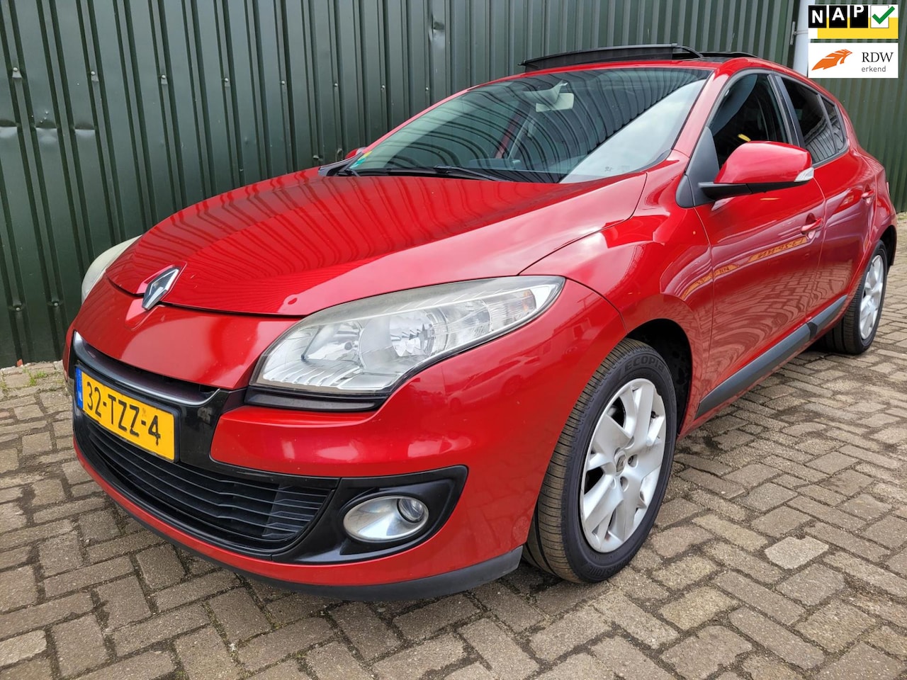 Renault Mégane - 1.5 dCi Expression PANORAMIC ROOF NAVI - AutoWereld.nl