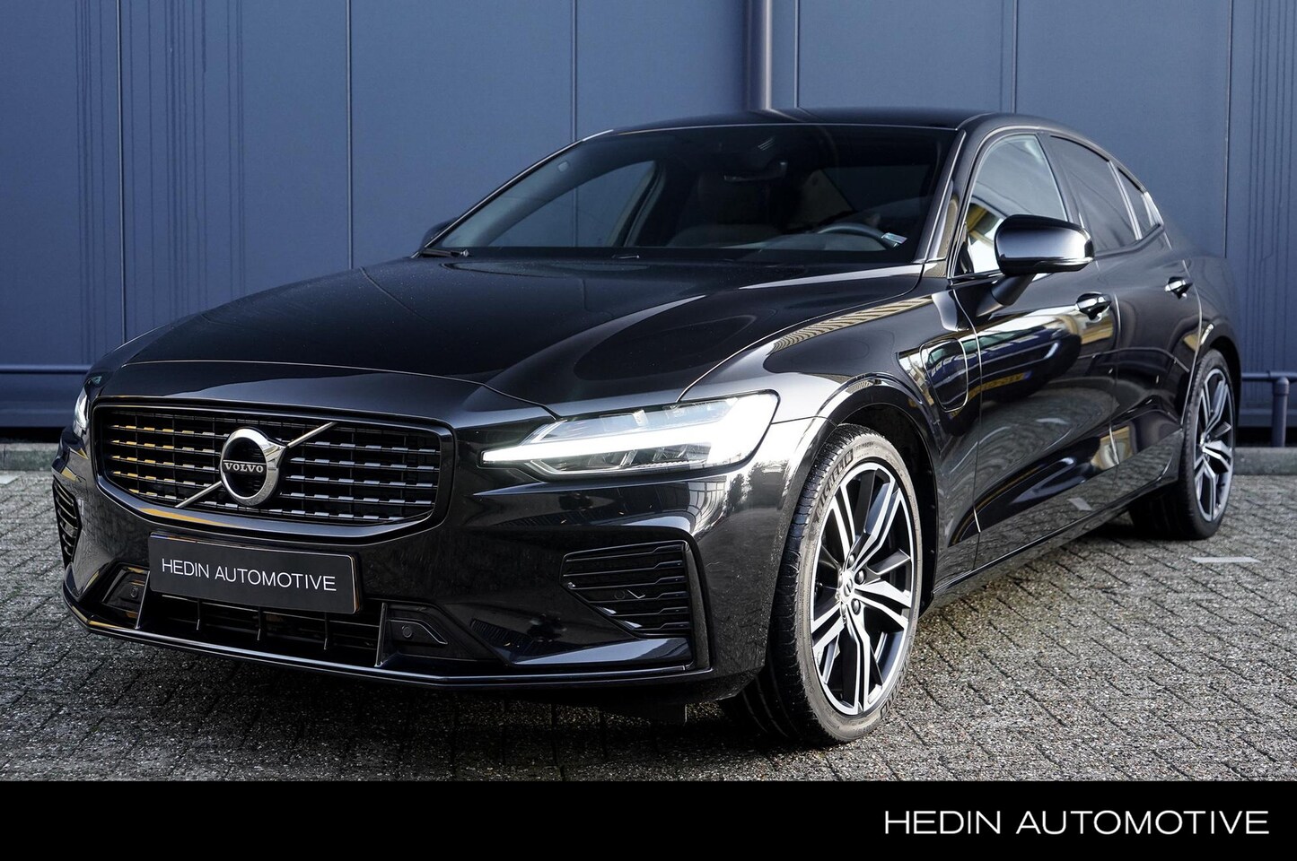 Volvo S60 - 2.0 Recharge T6 AWD R-Design | Trekhaak | Pilot Assist | Stoel- stuurverwarming | Park Ass - AutoWereld.nl