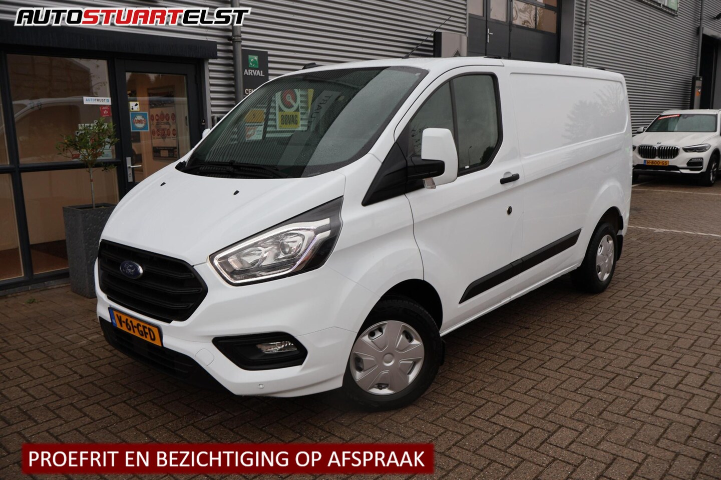 Ford Transit Custom - 280 2.0 TDCI L1H1 Trend 3 zits | Trekhaak | Parkeer sensoren | Stoelverwarming | 1e Eigena - AutoWereld.nl