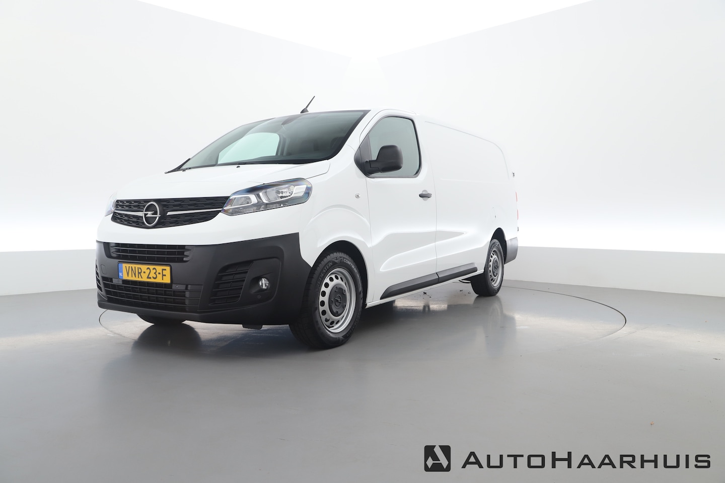 Opel Vivaro - 2.0 CDTI-145pk L3H1 Edition | Camera | Navi | Trekhaak | DAB | Betimmering - AutoWereld.nl
