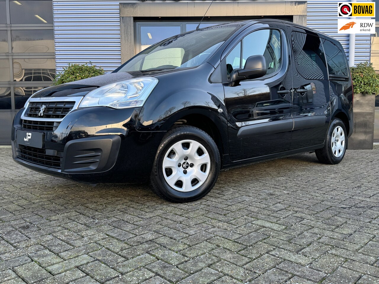 Peugeot Partner Tepee - 1.2 PureTech Active Airco, Cruisecontrol, Trekhaak - AutoWereld.nl