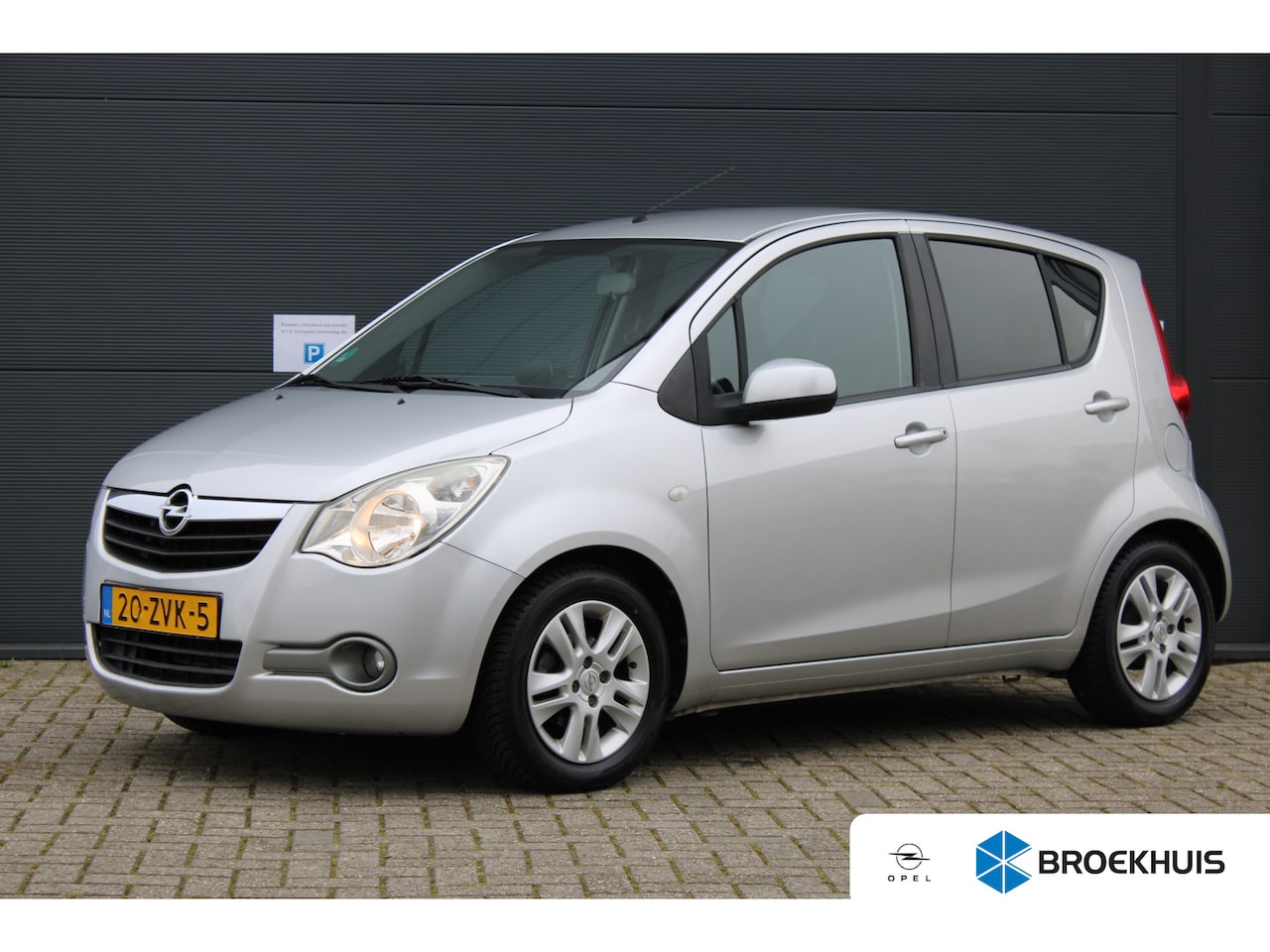 Opel Agila - 1.2 Edition | Airco | Parkeersensoren achter | Trekhaak - AutoWereld.nl