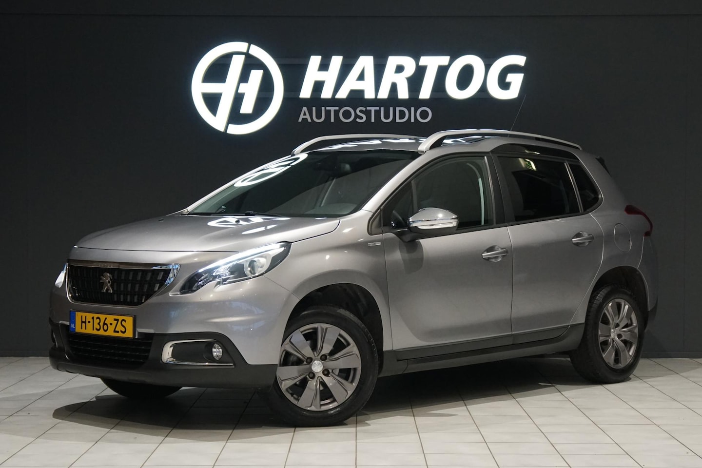Peugeot 2008 - 1.2 PureTech Allure *APPLE CARPLAY* - AutoWereld.nl