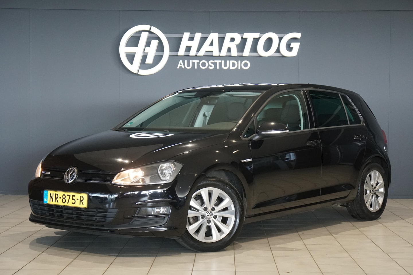 Volkswagen Golf - 1.0 TSI Comfortline + APPLE CARPLAY / DAB - AutoWereld.nl