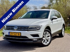 Volkswagen Tiguan - 1.5 TSI ACT Highline Automaat Panodak Navi Trekhaak NAP Perfect Onderhouden