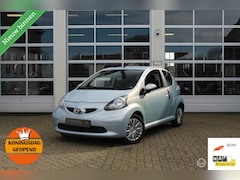 Toyota Aygo - 1.0-12V + 3-Deurs Ice Blue Airconditioning Groot Entertainmentscherm Centrale vergrendelin