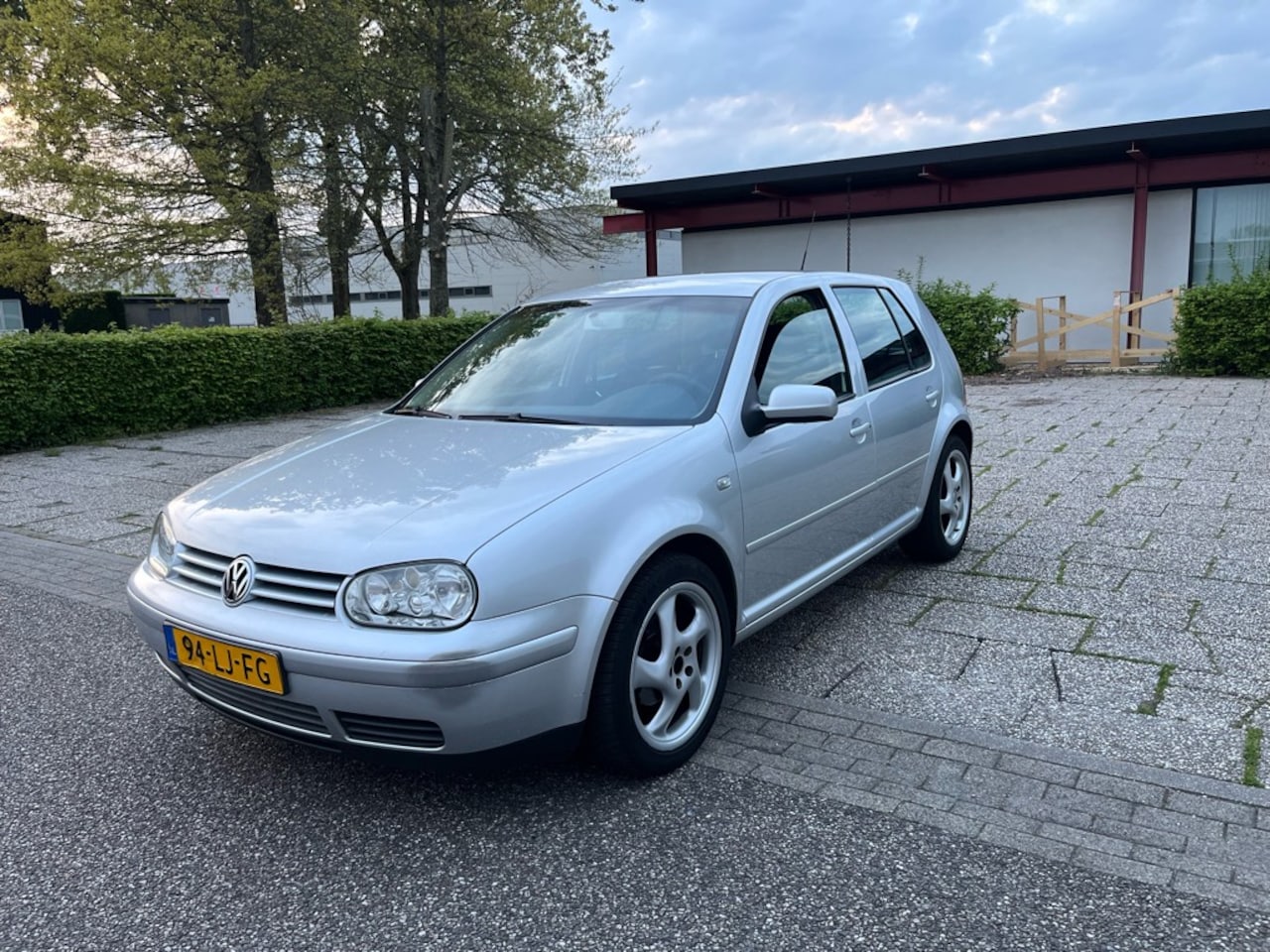 Volkswagen Golf - 1.6 Comfortline 5dr Airco Cruise Apk - AutoWereld.nl