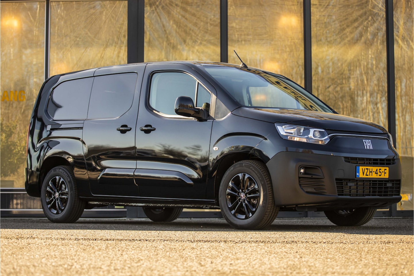 Fiat E-Doblo - 136 L2 50 kWh EX.BTW Nieuw uit voorraad leverbaar! - AutoWereld.nl