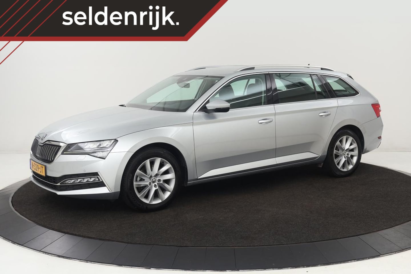 Skoda Superb - 1.4 TSI iV Business Edition Plus | Trekhaak | Stoelverwarming | Camera | Carplay | Virtual - AutoWereld.nl