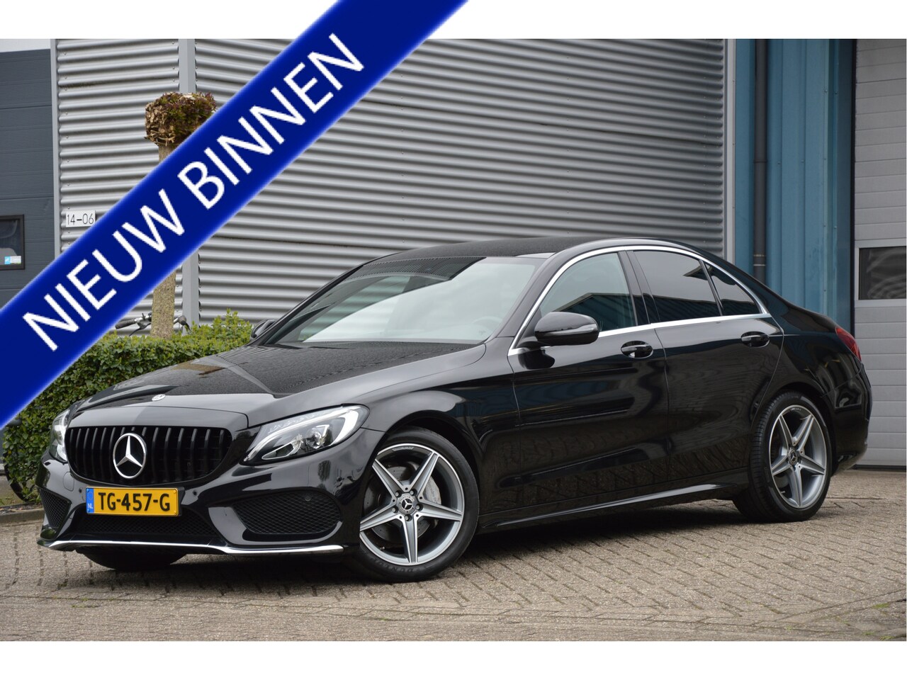 Mercedes-Benz C-klasse - 180 AMG-LINE | LED | LEDER | CAMERA | ALARM | STOELVERW | ENZ - AutoWereld.nl