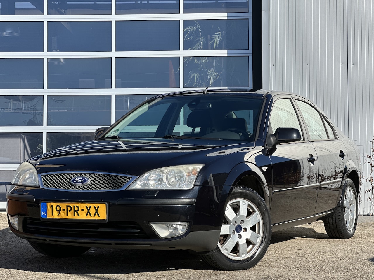 Ford Mondeo - 1.8 16v Futura 126pk | Aux | Bekerhouder | Climate control | Cruise Control | Navigatie | - AutoWereld.nl
