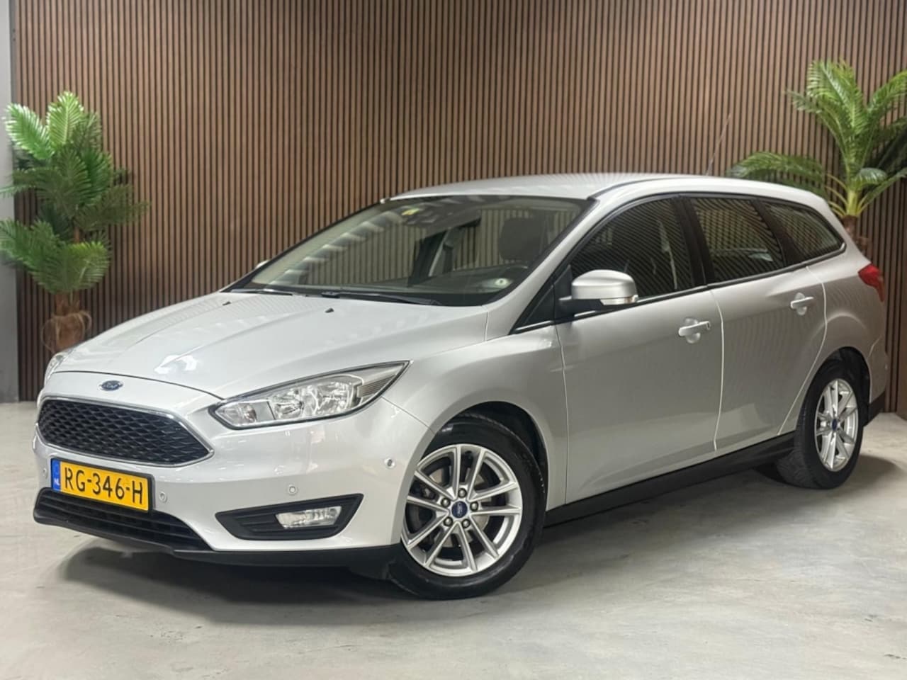 Ford Focus Wagon - 1.0 Titanium.Nieuw D.Riem - AutoWereld.nl