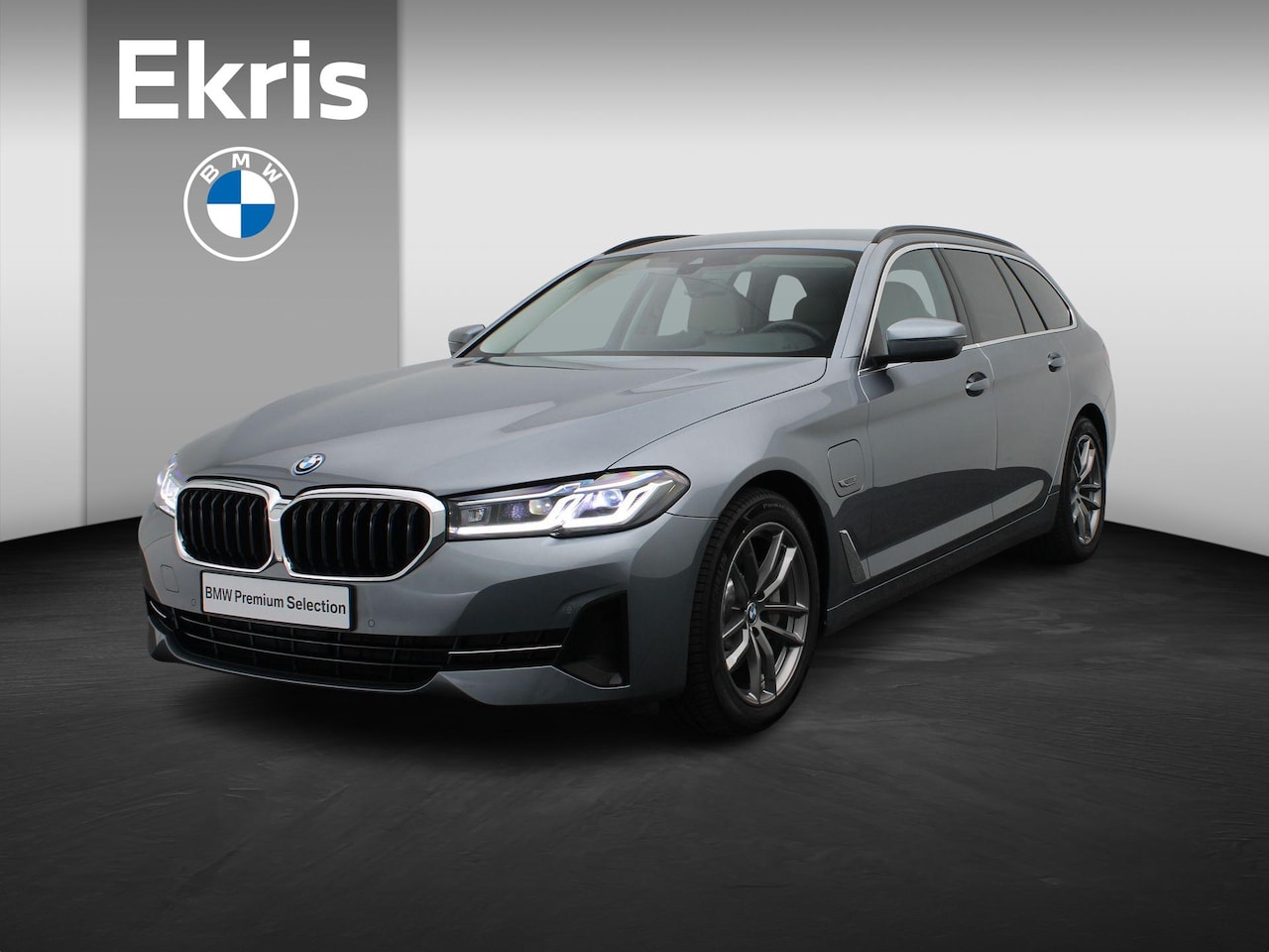 BMW 5-serie Touring - 520e High Executive | Comfortstoelen | Laserlight | 18'' - AutoWereld.nl