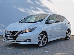Nissan LEAF - 40 kWh N-Connecta Navigatie / Climate Control / Stuurwielverwarming / Achterbankverwarming