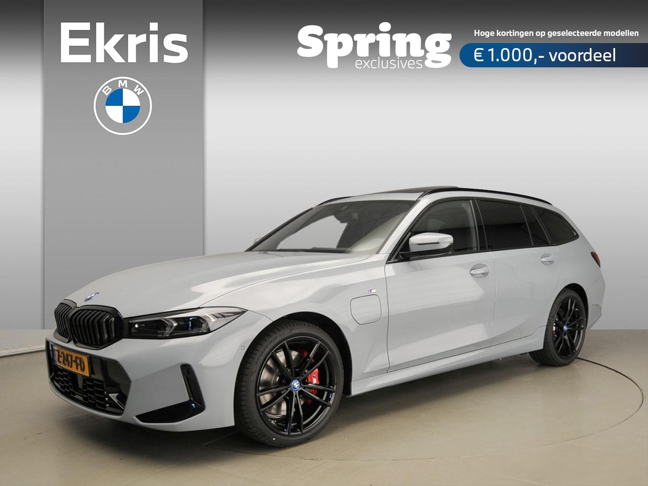BMW 3-serie Touring - 320e | M-Sportpakket | LED | Navigatie | Schuifdak | Trekhaak | Keyles go | DAB | Hifi spe - AutoWereld.nl