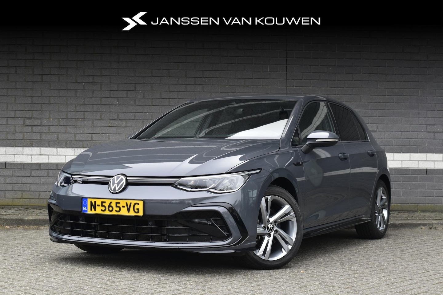 Volkswagen Golf - 1.5 eTSI R-Line Business / 150pk / Automaat / Navi / Stuur + Stoelverwarming - AutoWereld.nl
