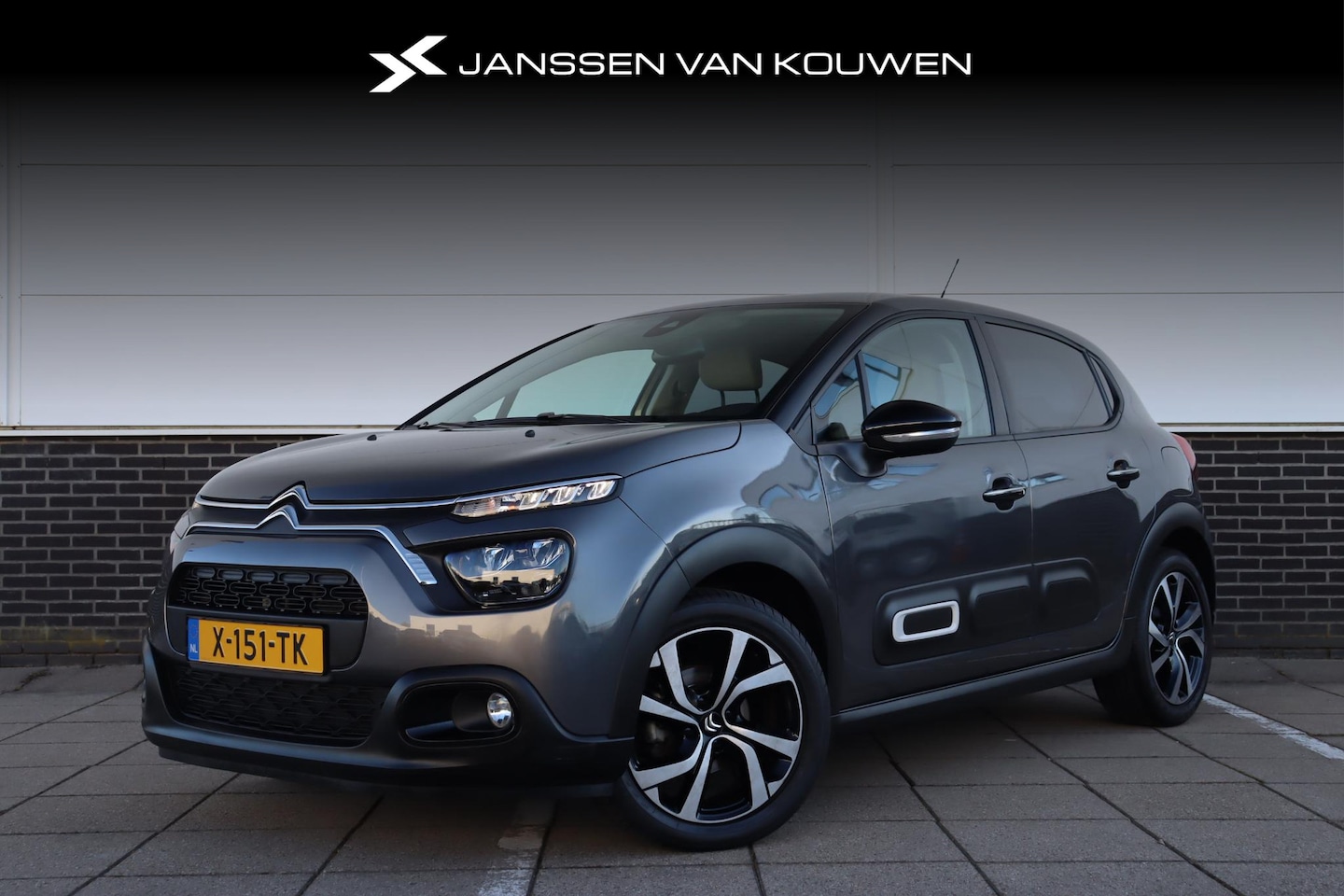Citroën C3 - 1.2 PureTech Max *Stoelverwarming * Navigatie * 17" LMV * Ambiance Wood - AutoWereld.nl