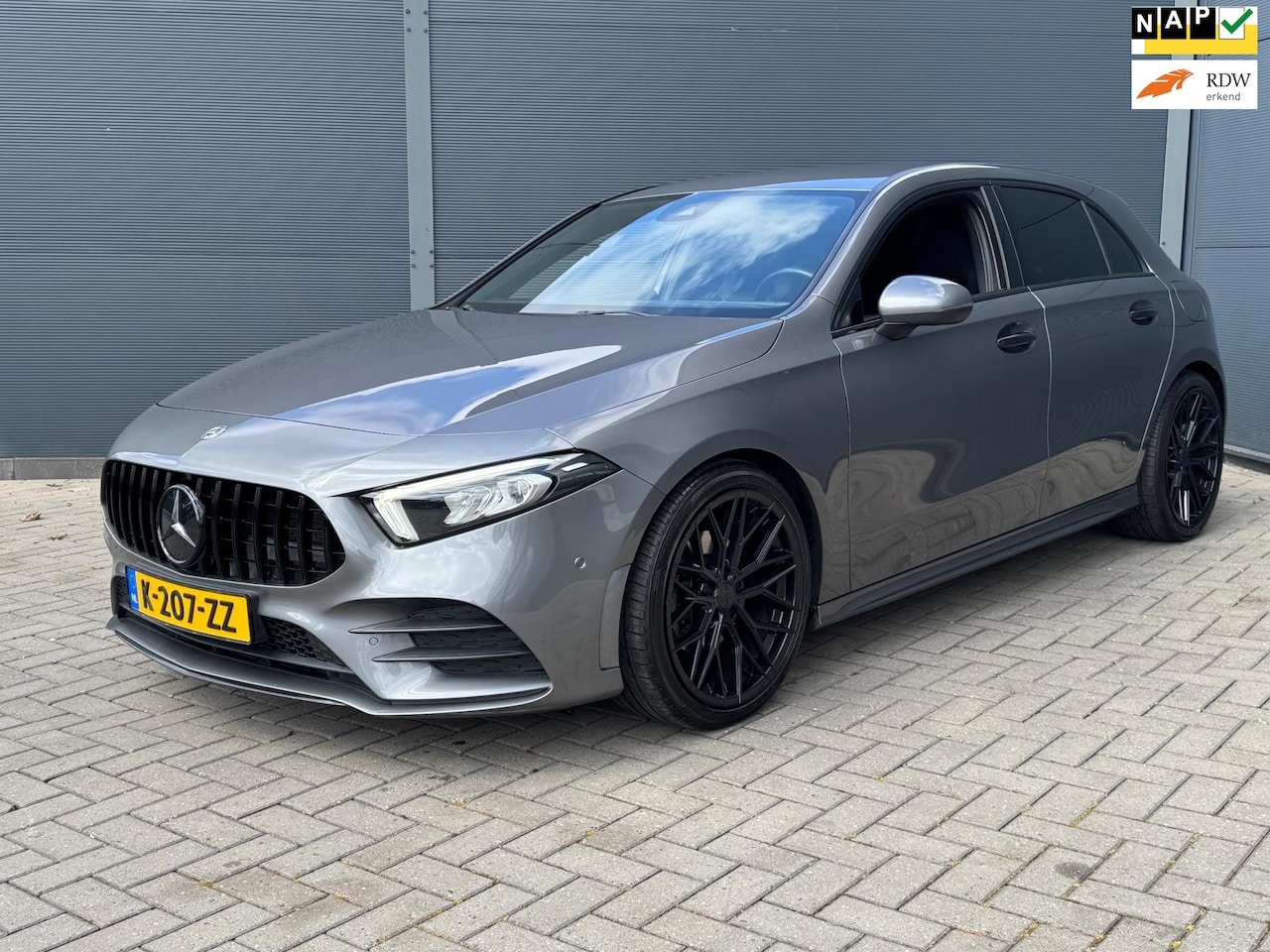 Mercedes-Benz A-klasse - 200 Solution AMG / Gr Navi / Camera / Pdc - AutoWereld.nl