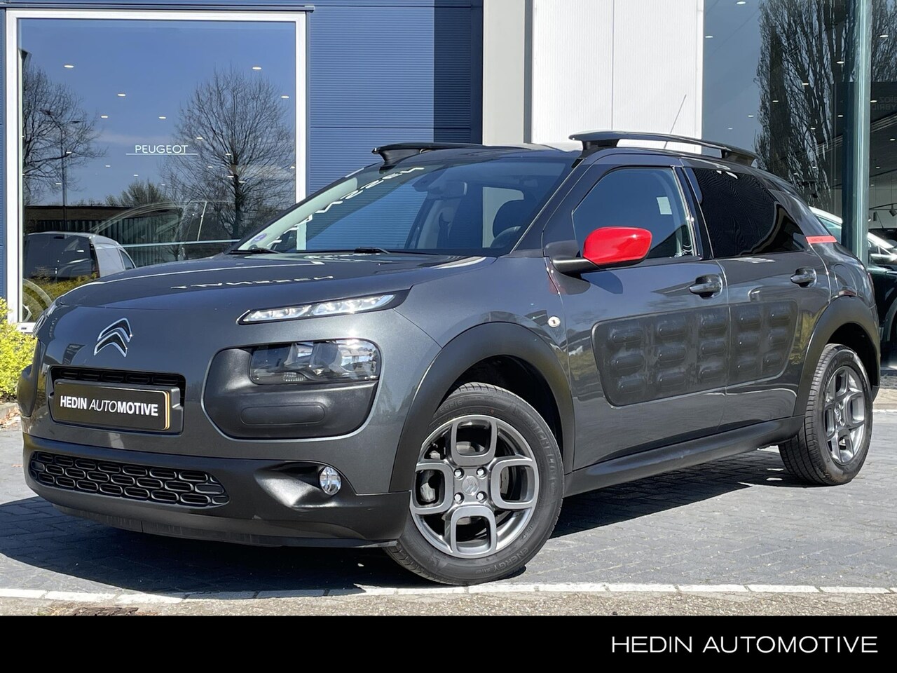 Citroën C4 Cactus - 1.2 82PK Shine | Panoramadak | Clima | Navi | Trekhaak - AutoWereld.nl