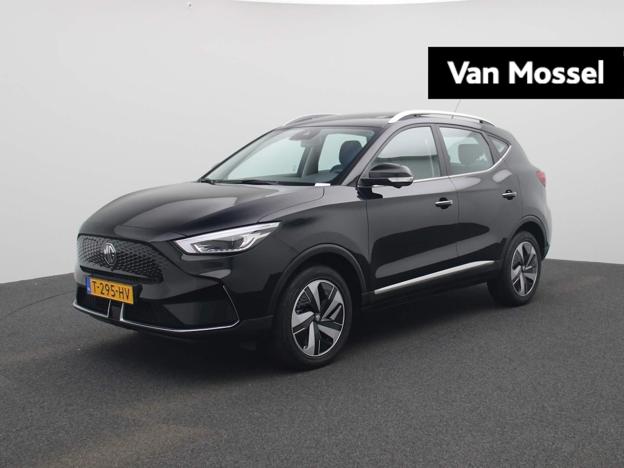 MG ZS - EV Standard Range Luxury 50 kWh | Panoramadak | Leder | 360 Camera | Navi | Stoelverwarmin - AutoWereld.nl