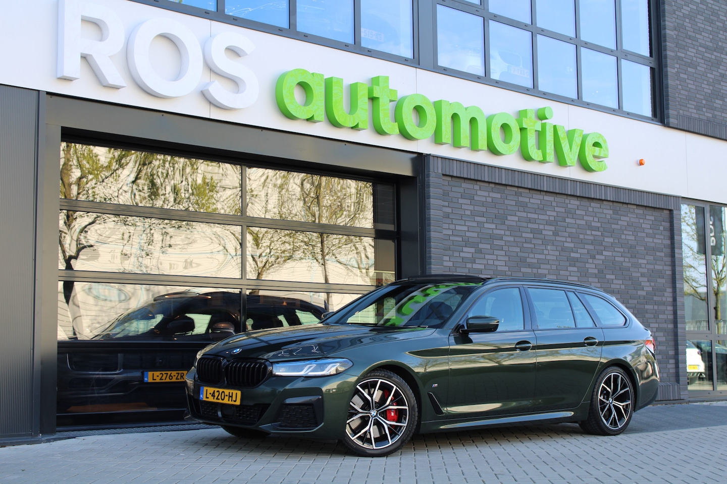 BMW 5-serie Touring - 540d xDrive High Executive | BTW | PANO | M-SPORT | 4WIELSTUR | HUD | 360 | KEYLESS | ELEK - AutoWereld.nl