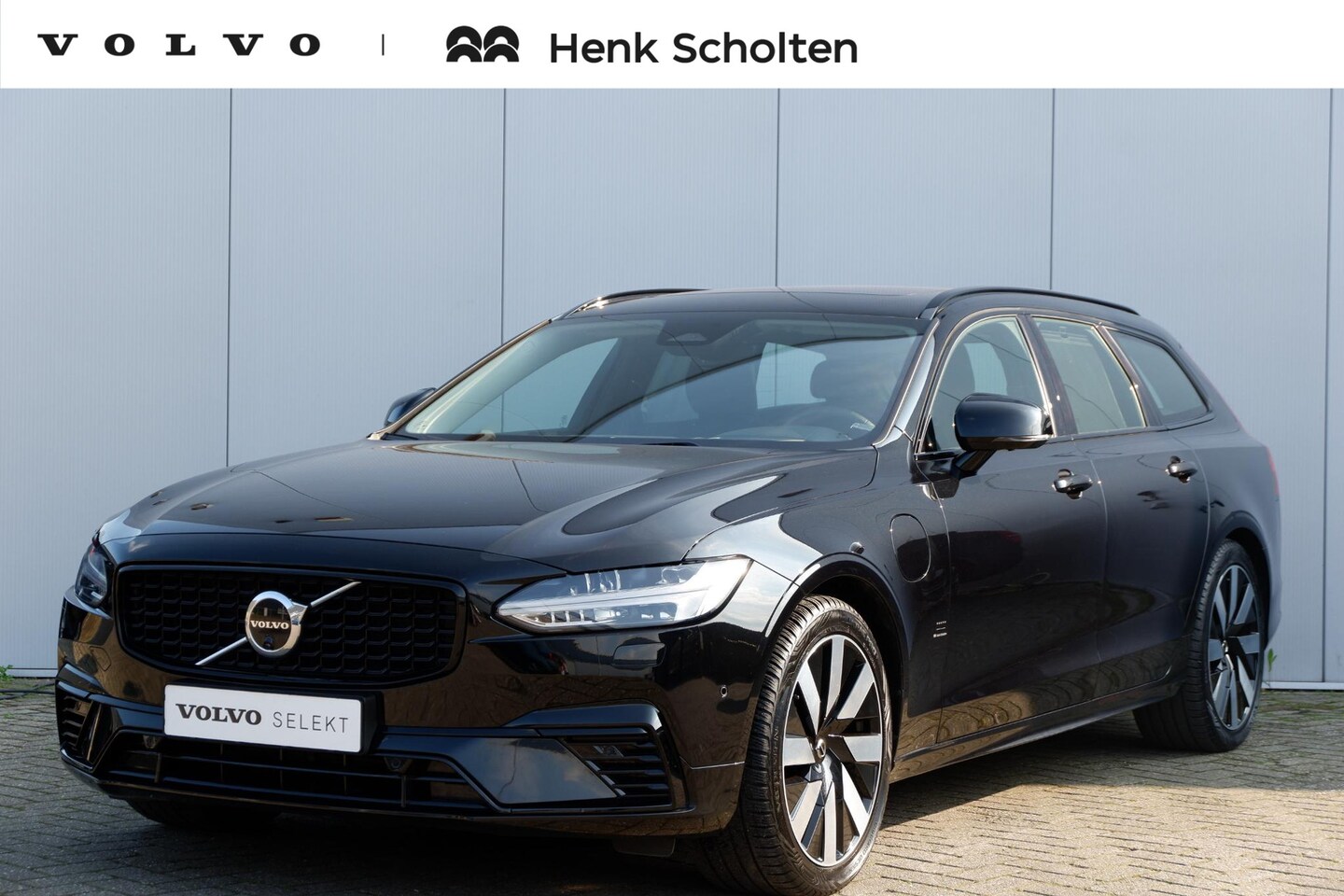 Volvo V90 - T6 AUT8 350PK Ultra Dark, Gelaagde Zijruiten, 360 Graden Camera, Verwarmbare Voorstoelen, - AutoWereld.nl