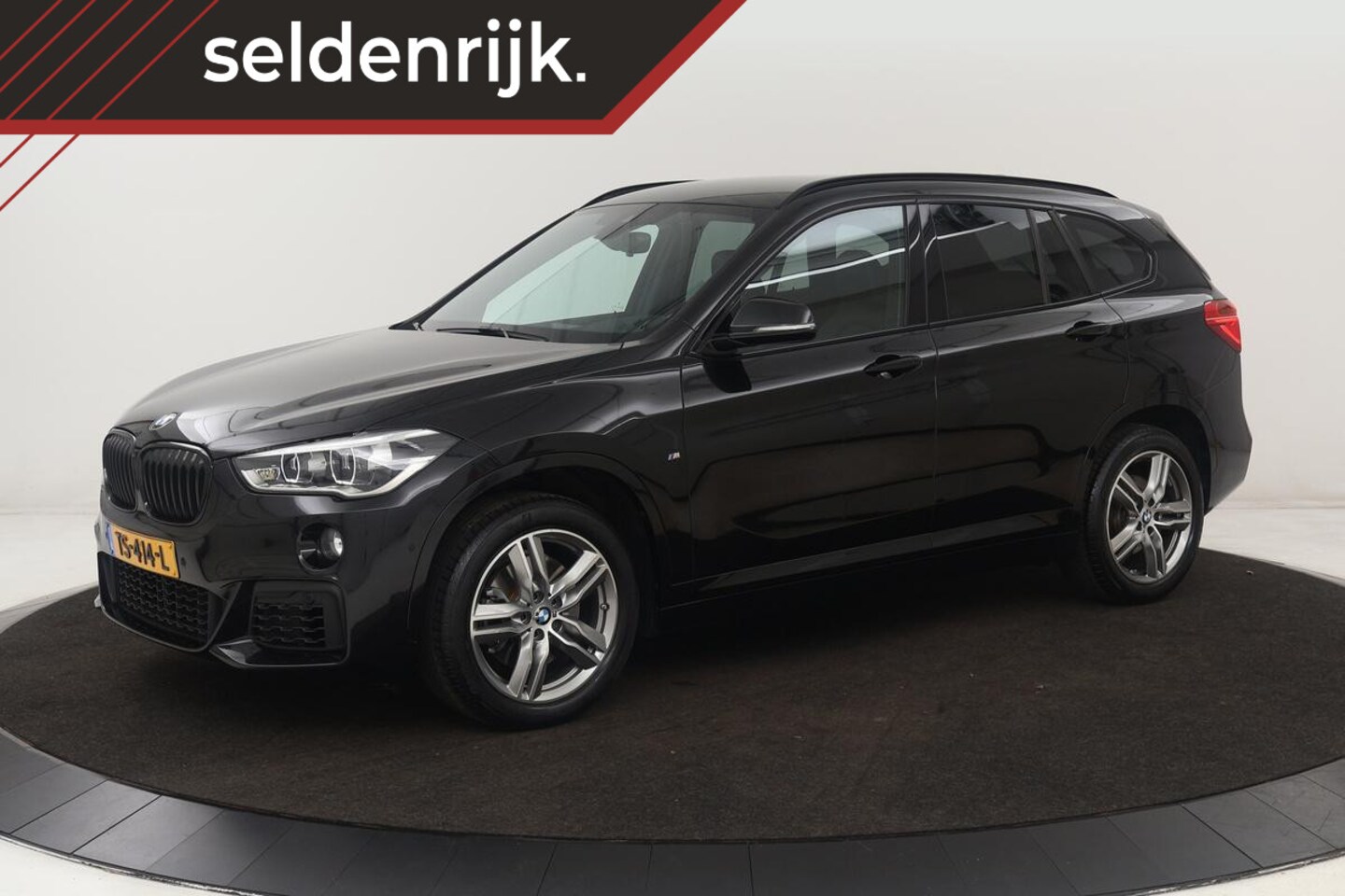 BMW X1 - sDrive20i M Sport | Leder | Head-Up | Stoelverwarming | Camera | Full LED | Sportstoelen | - AutoWereld.nl