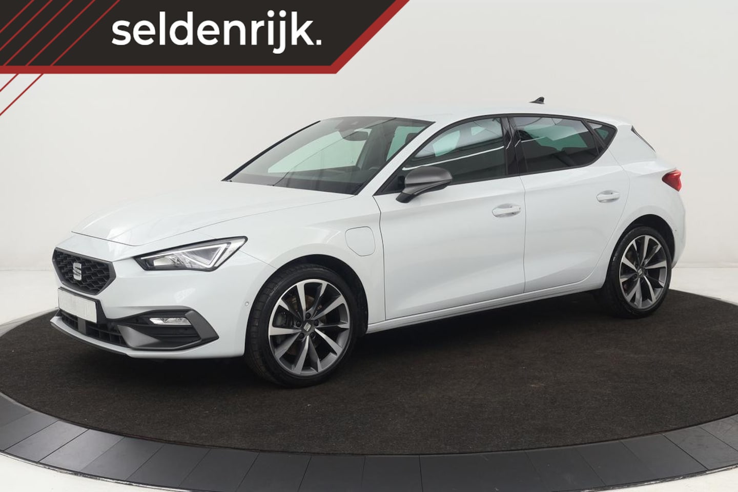 Seat Leon - 1.4 TSI eHybrid FR | Carplay | Stoel & stuurverwarming | Camera | Adaptive cruise | Full L - AutoWereld.nl