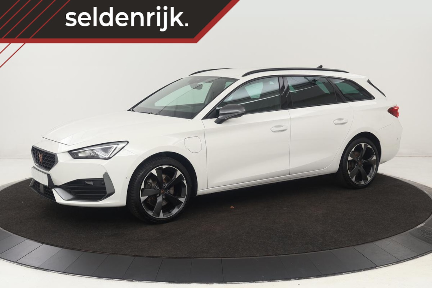 CUPRA Leon - 1.4 e-Hybrid | Carplay | Stoel & stuurverwarming | Camera | Adaptive cruise | Navigatie | - AutoWereld.nl