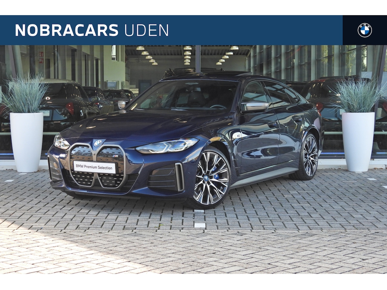 BMW i4 - M50 High Executive / Schuif-kanteldak / Trekhaak  / Laserlight / M sportstoelen / M Adapti - AutoWereld.nl
