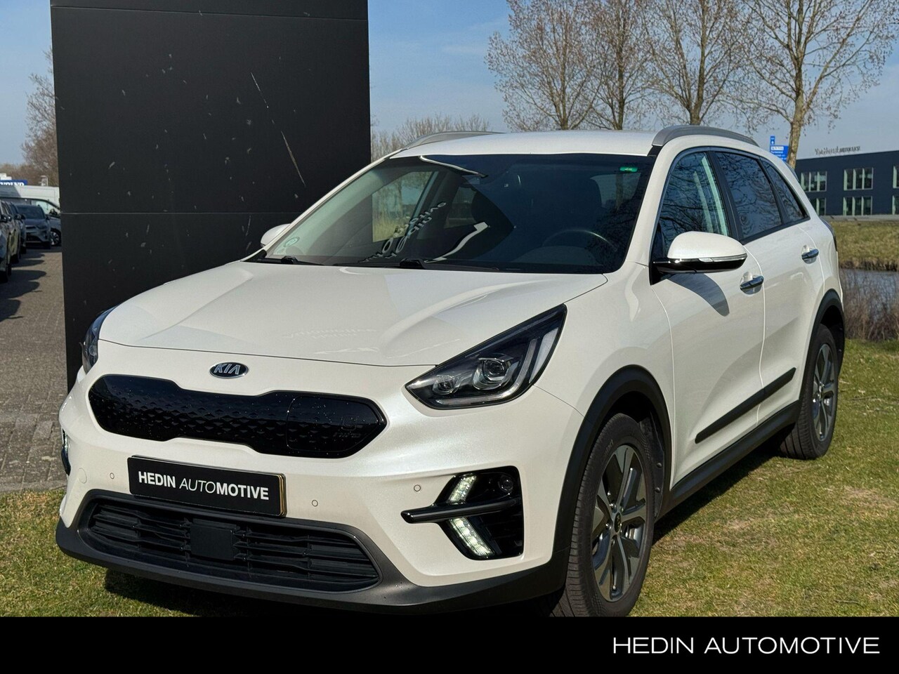 Kia Niro - DynamicLine 64 kWh | Navigatie | Leder | Stoel/Stuurverw. | Ad. Cruise | Camera | PDC V+A - AutoWereld.nl