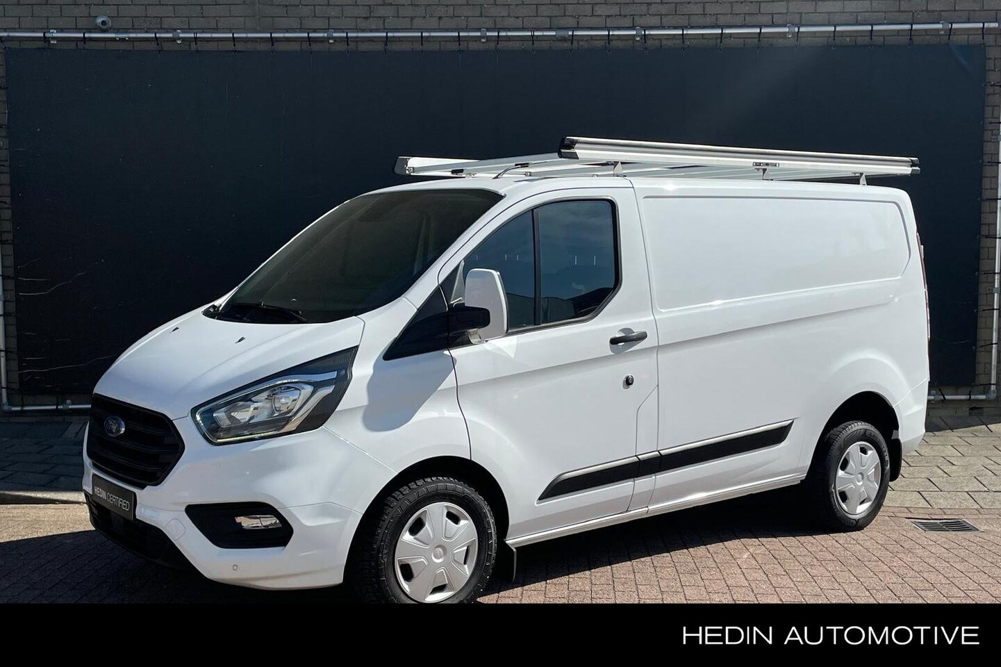 Ford Transit Custom - 280 2.0 TDCI L1H1 Trend | Trekhaak | Dealer Onderhouden | Parkeersensoren Voor + Achter | - AutoWereld.nl