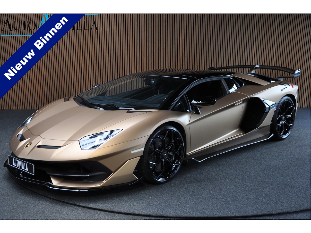 Lamborghini Aventador - 6.5 V12 SVJ Roadster Lift Shiney Carbon Camera 1-800 - AutoWereld.nl