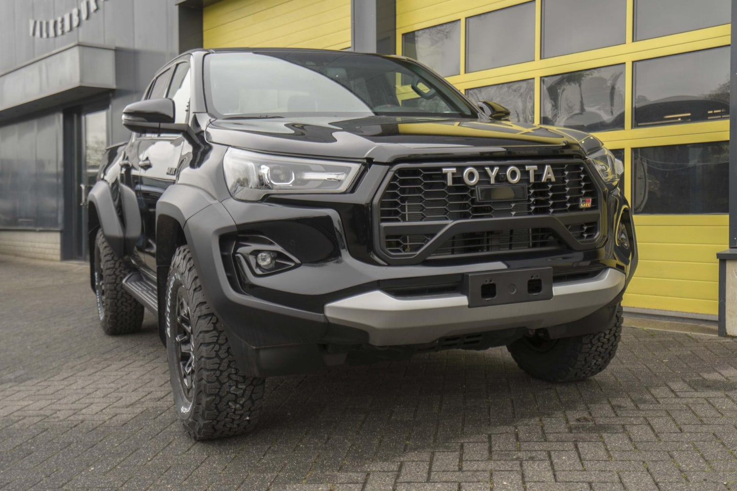 Toyota HiLux - 2.8 D-4D Double Cab GR Sport BPM VRIJ! - AutoWereld.nl