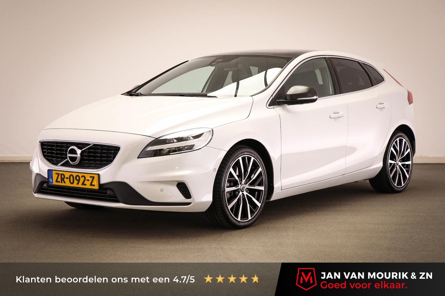 Volvo V40 - 1.5 T3 Polar+ Sport | PANORAMADAK | STANDKACHEL | TREKHAAK | 18" - AutoWereld.nl
