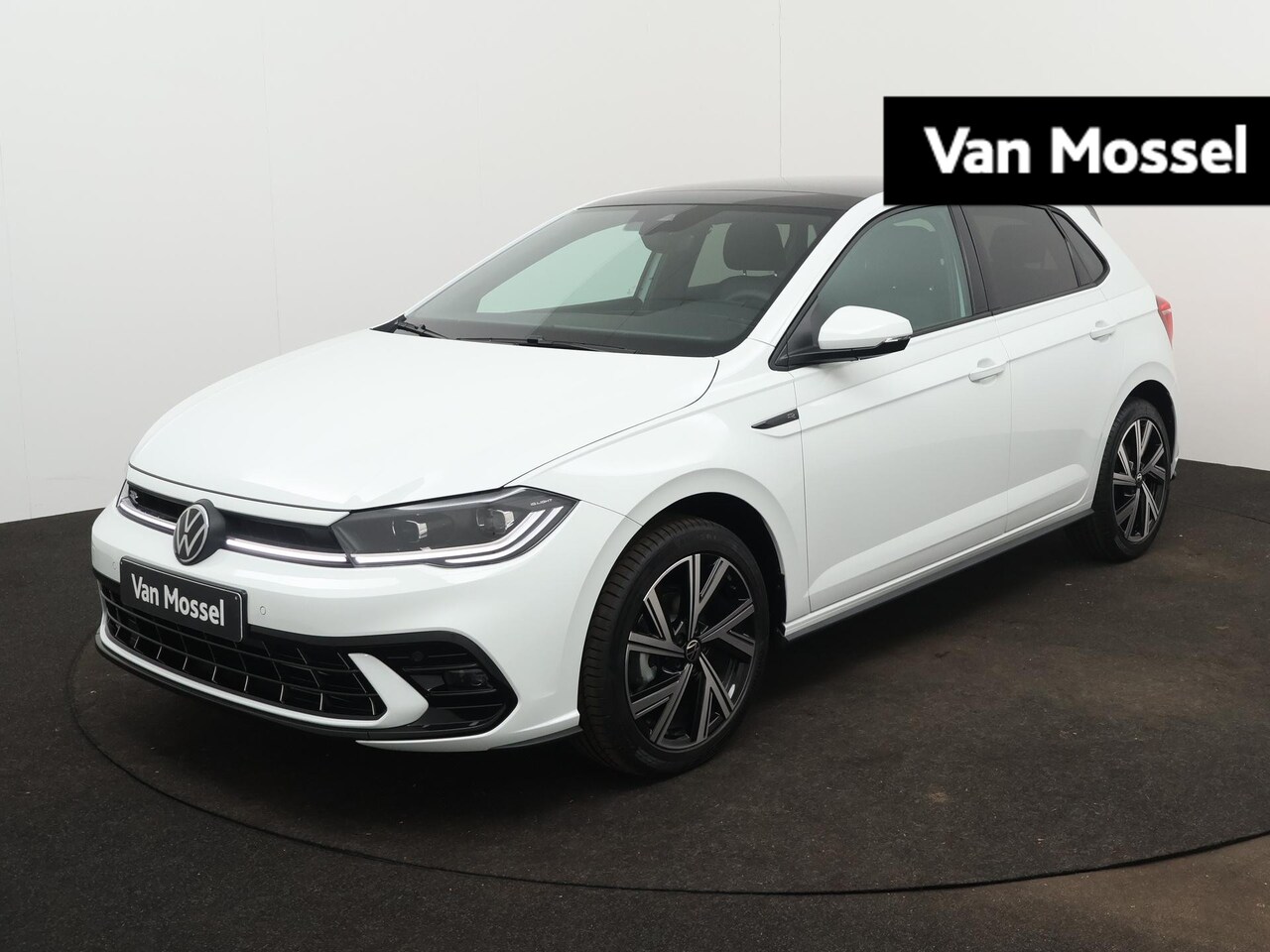 Volkswagen Polo - 1.0 TSI R-Line 95 PK | Apple Carplay draadloos | Panoramadak | Stoelverwarming | 17" Licht - AutoWereld.nl