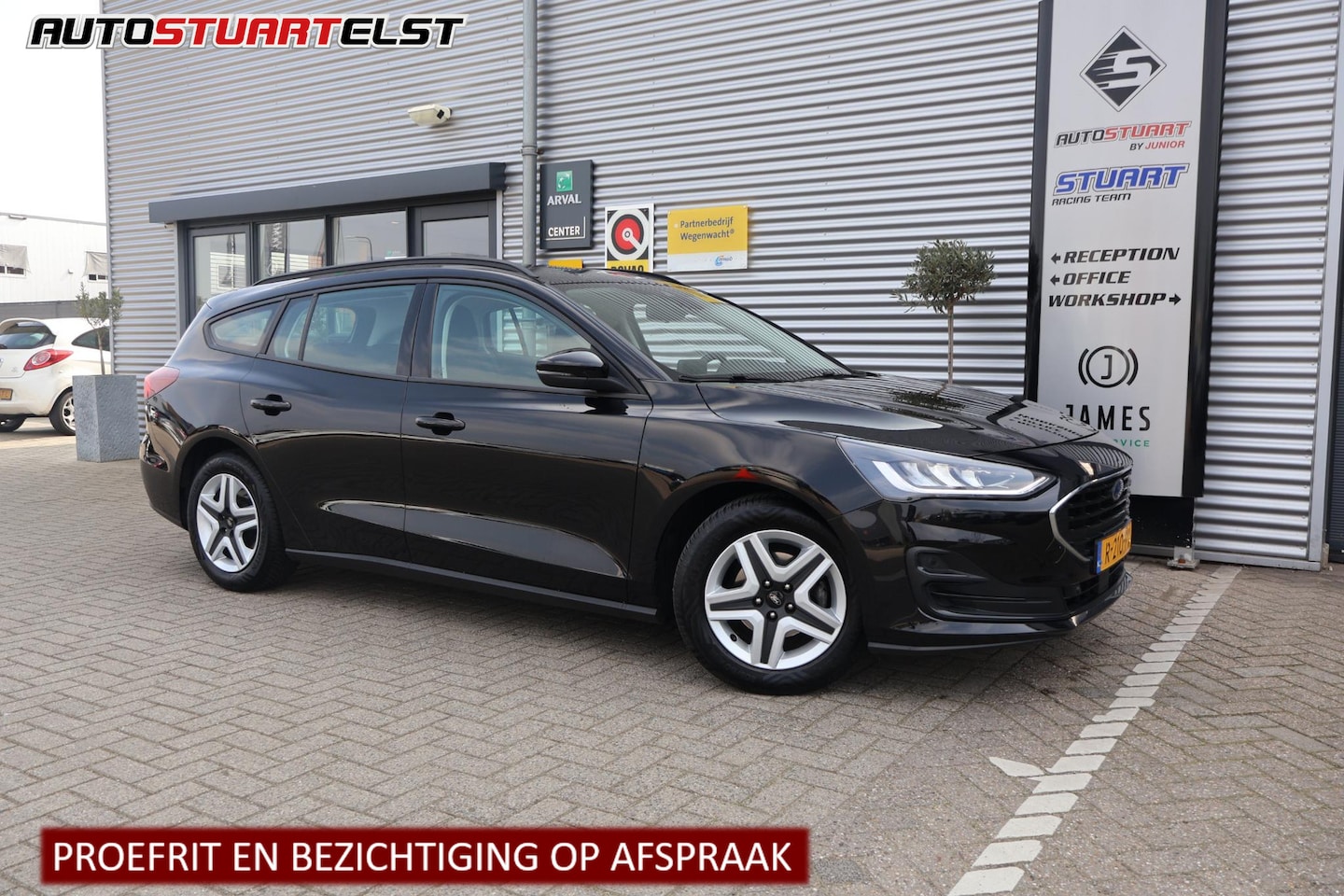 Ford Focus Wagon - 1.0 EcoBoost Connected Full Led | Carplay | PDC | NAP | Bots Waarschuwing | Volledig Onder - AutoWereld.nl