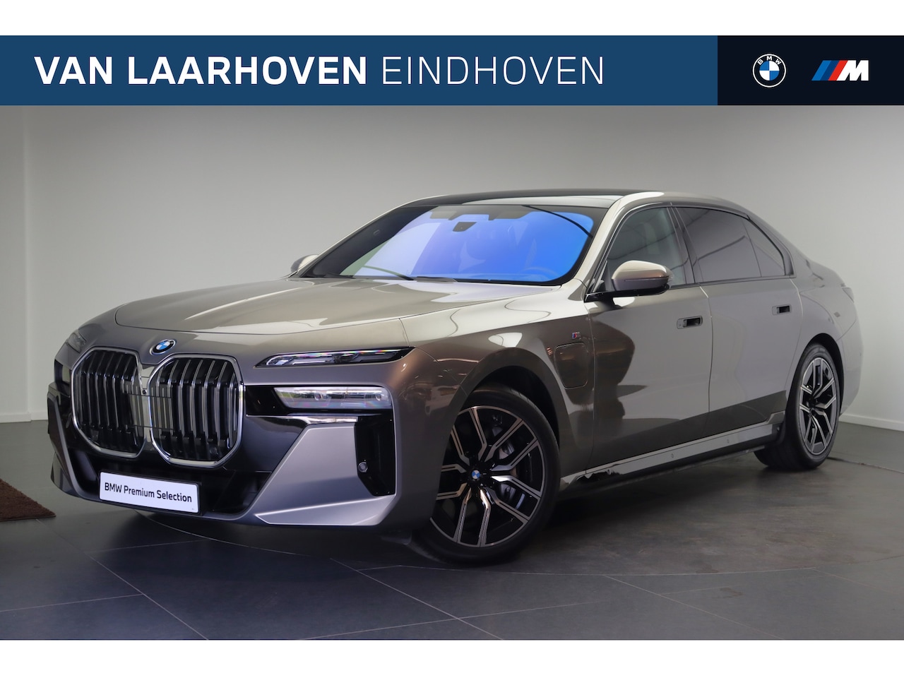 BMW 7-serie - 750e xDrive High Executive M Sport Automaat / Panoramadak Sky Lounge / Trekhaak / Stoelven - AutoWereld.nl