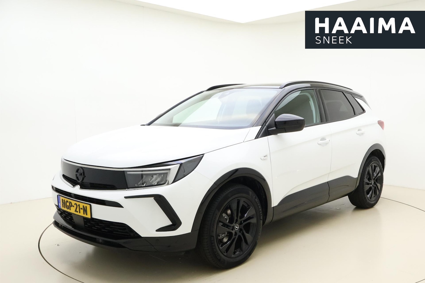 Opel Grandland - 1.2 Turbo GS Black Pack | Automaat | Stoel en stuurverwarming | Navigatie | Achteruitrijca - AutoWereld.nl