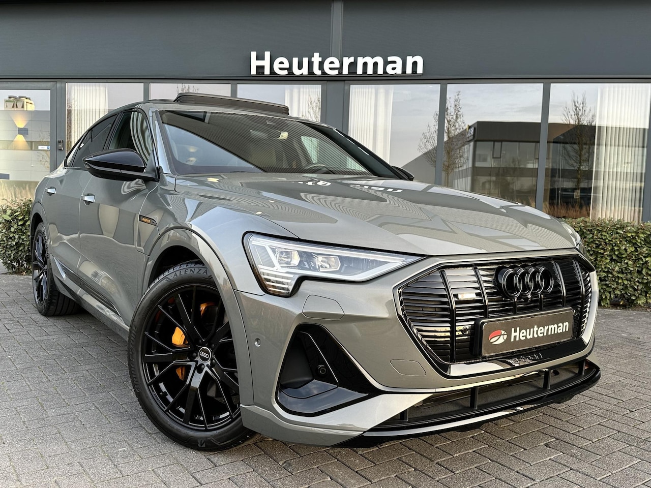 Audi e-tron Sportback - 50 Quattro Sportback Black Edition S line/ Pano/ - AutoWereld.nl