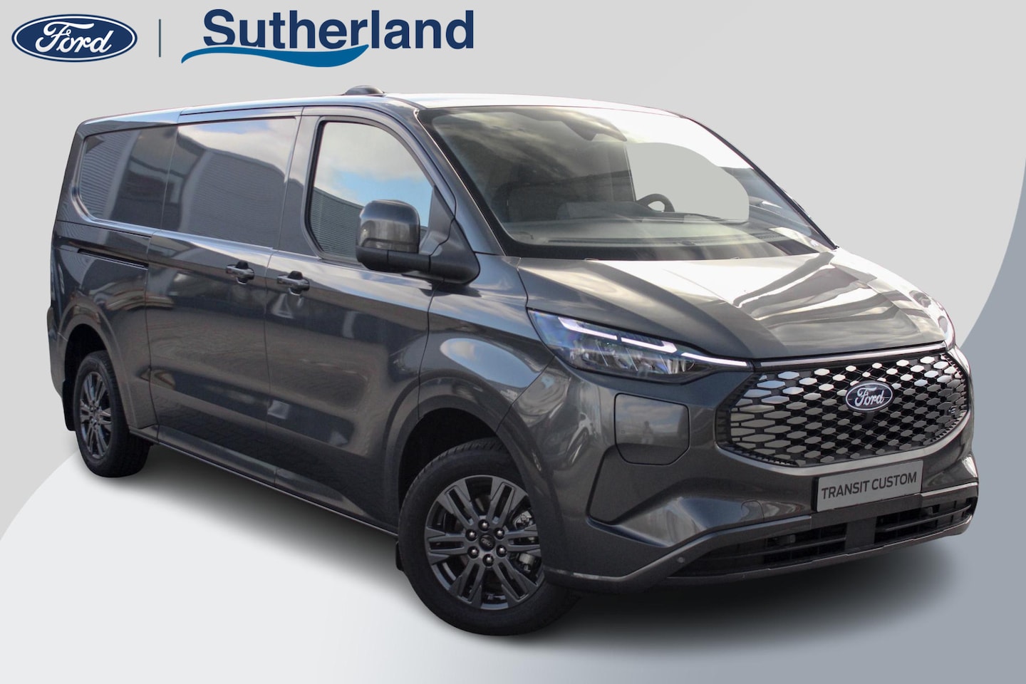 Ford E-Transit Cust. - 320 L2H1 Limited 65 kWh 218pk | VOORRAAD | Inklapbare trekhaak | 17 inch lichtmetalen velg - AutoWereld.nl