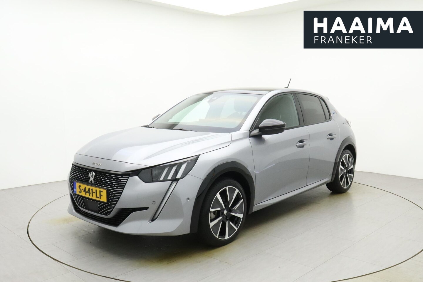 Peugeot e-208 - EV GT 350 50 kWh 136pk | Navigatie | Panoramadak | Camera | KeyLess | Lichtmetalen Velgen - AutoWereld.nl