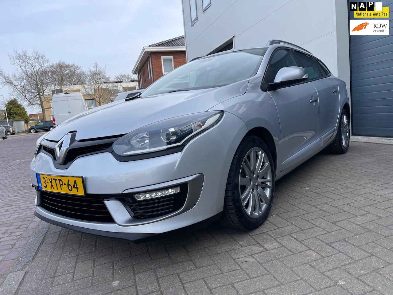 Renault Mégane Estate - 1.2 TCe GT-Line/Navi/Led/AUX/Dealer-onderhouden/Cruise-c/Climate-c/Trekhaak - AutoWereld.nl